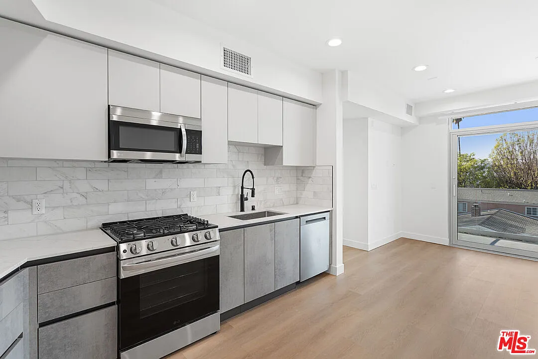 Building Photo - 164 Chestnut St #205