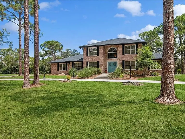 7401 S Gator Creek Blvd — Photo 1