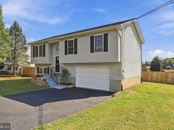 3rd image of 153 Idyllwood Dr