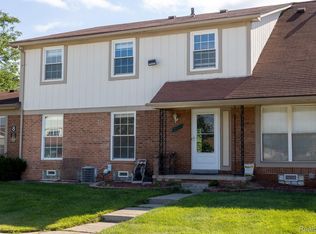 8841 Sunrise Dr, Sterling Heights, MI