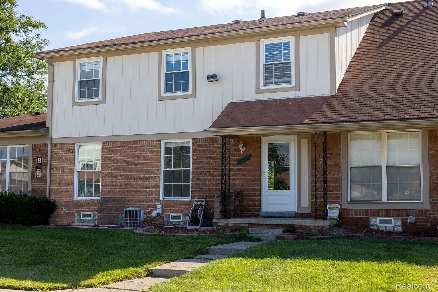 8841 Sunrise Dr photo 1