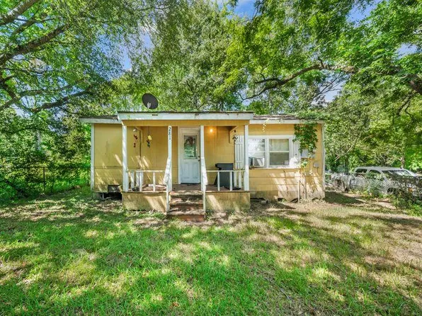281 W Maple St, Huntington, TX 75949