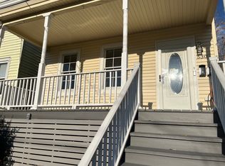 530 Prospect St #1, Hudson, NY 12534