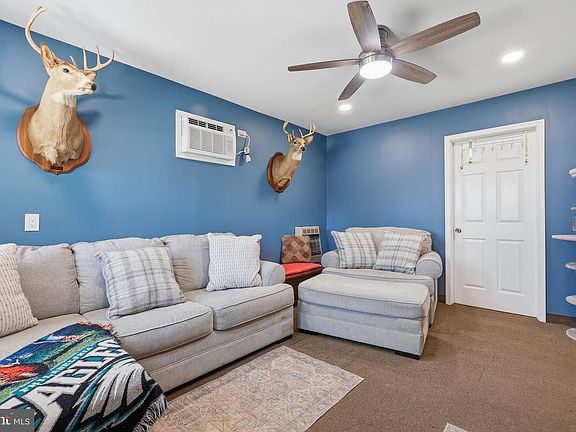 3rd image of 17 Needlepine Ln