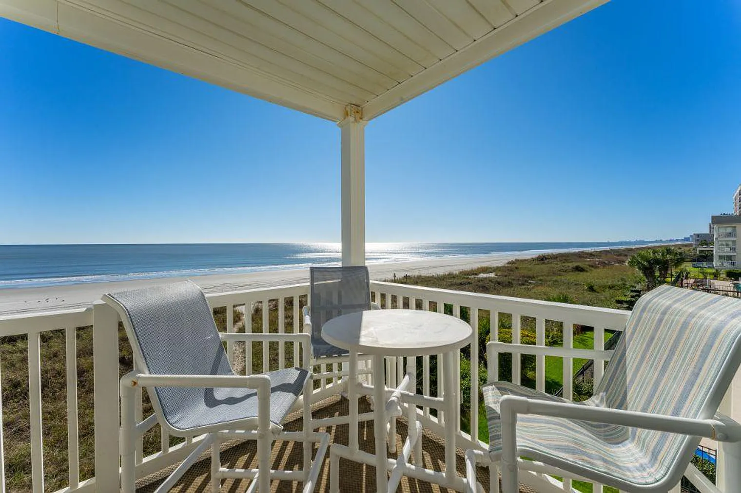 2 bed, 2.0 bath, 882 sqft, $3,428 — Photo 2