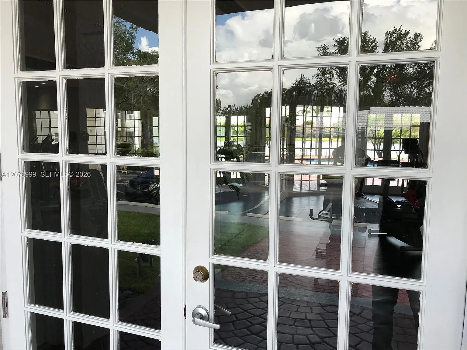 Lakeview Club Condo — Photo 2