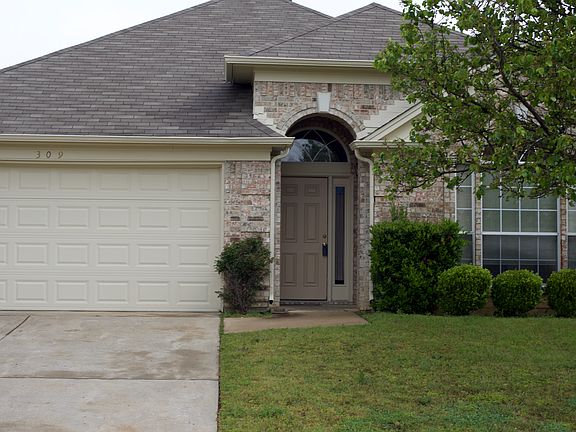 3rd image of 309 Foreman Dr