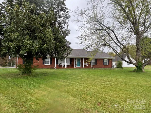 30 Hillsboro Rd, Taylorsville, NC 28681