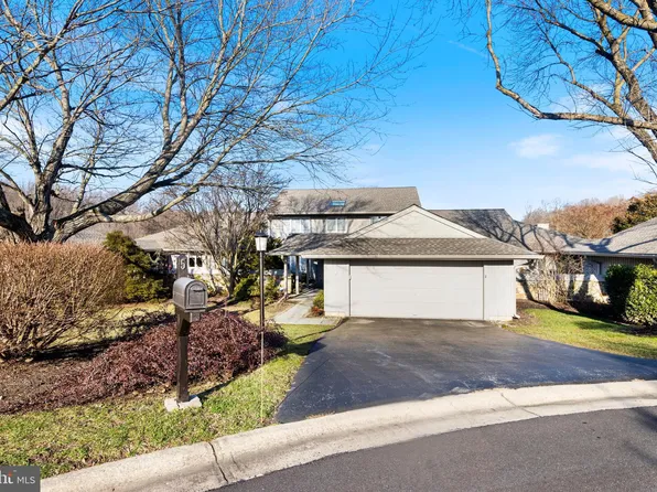 5 Tullamore Dr, West Chester, PA 19382