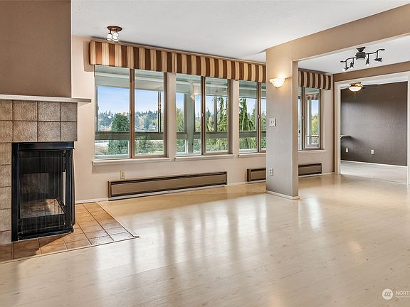2nd image of 23505 Lakeview Drive #C-201