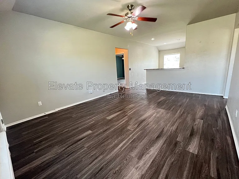 5020 Caleb St — Photo 7