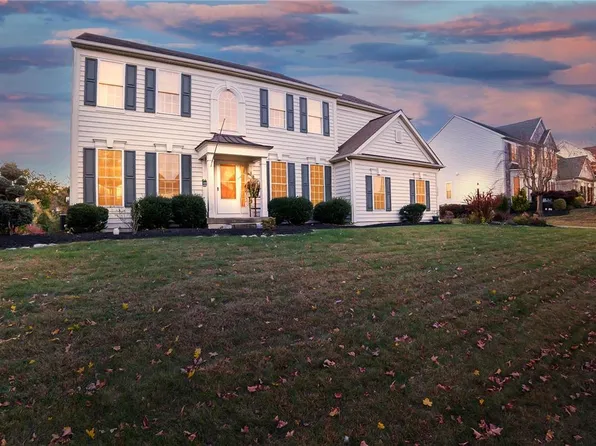 1780 Applewood Dr S, Orefield, PA 18069