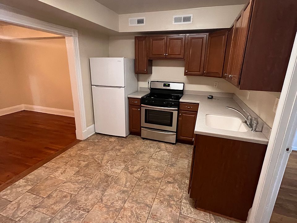 1st image of 3155 Ellwood Ave APT A