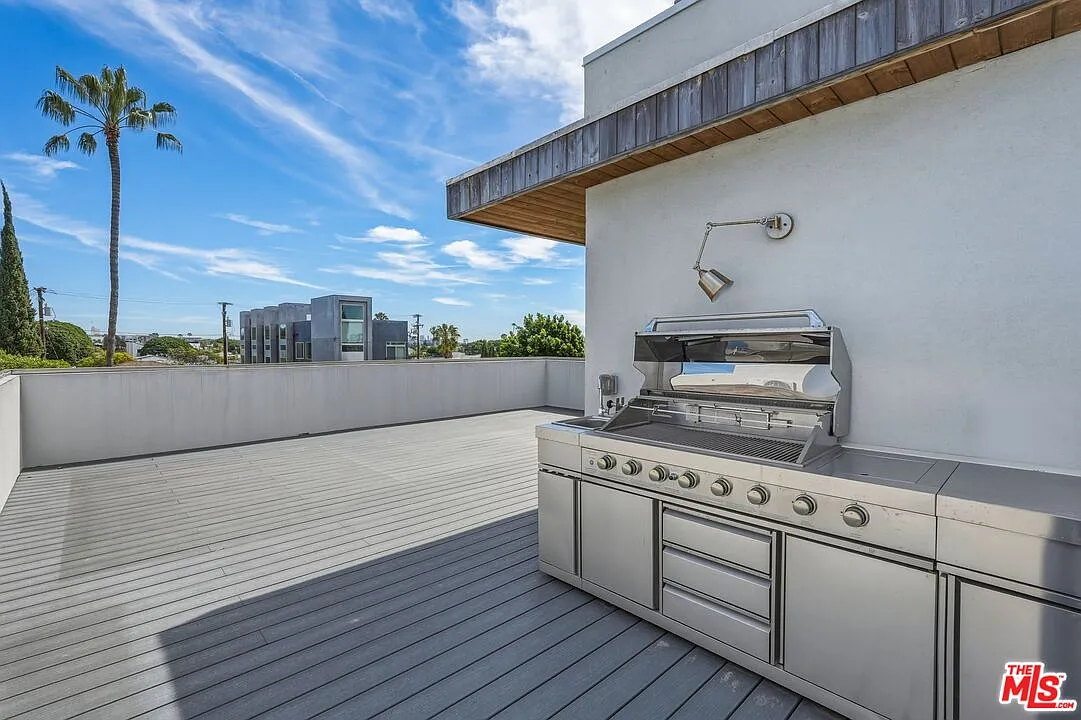 2 bed, 3.0 bath, 1600 sqft, $7,500 — Photo 3