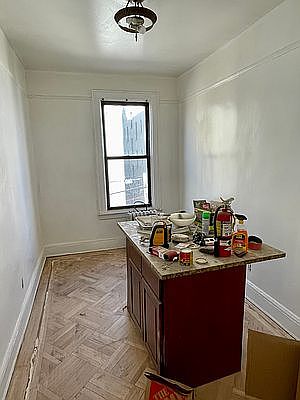 4th image of 30-32 35th St #2R