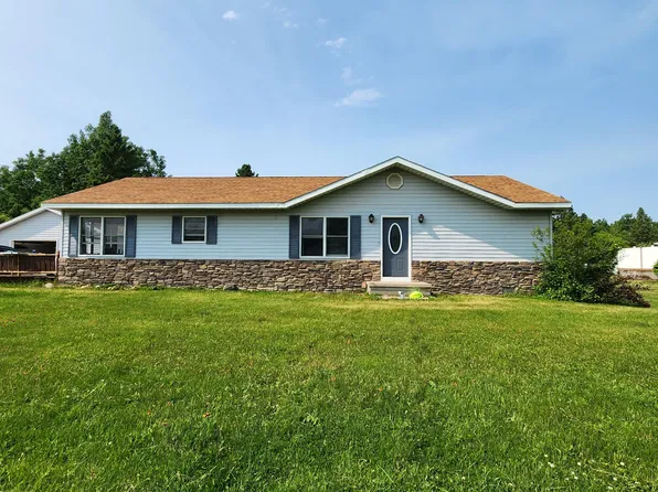 205 E 20th Ave, Sault Sainte Marie, MI 49783