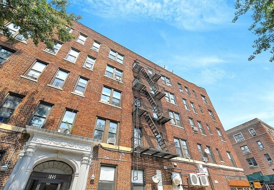 1st image of 1045 Union St APT 4C