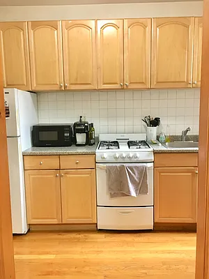 Rented by Warren T Real Estate Corp. | media 16