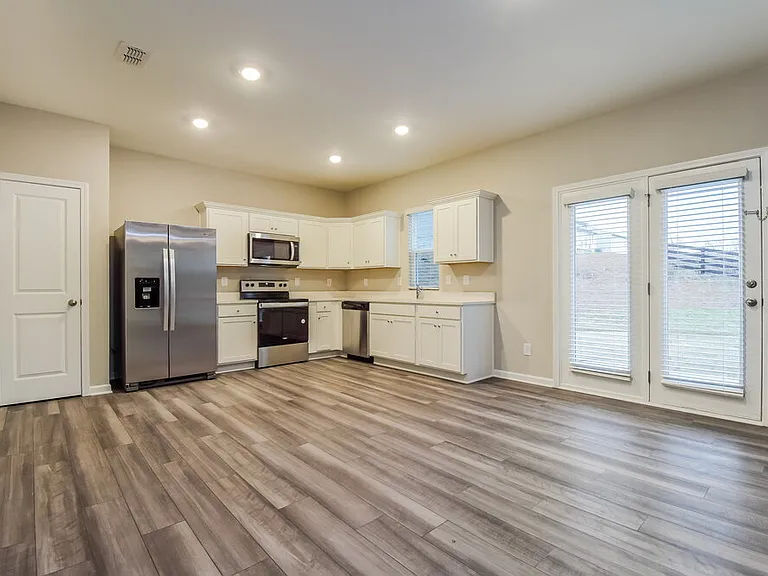 525 Knightsbridge Ln — Photo 7