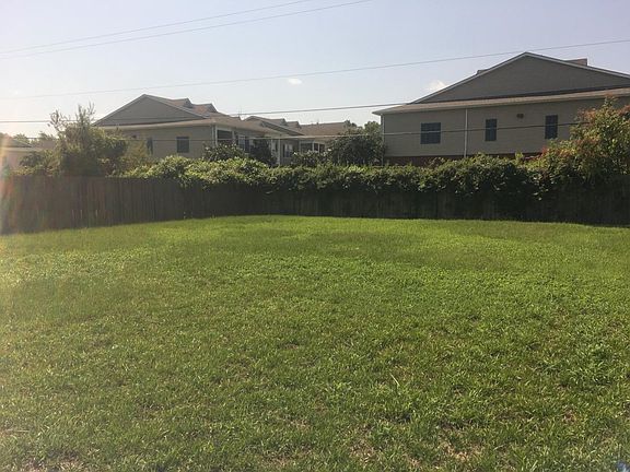 4th image of 2932 Le Oaks Dr