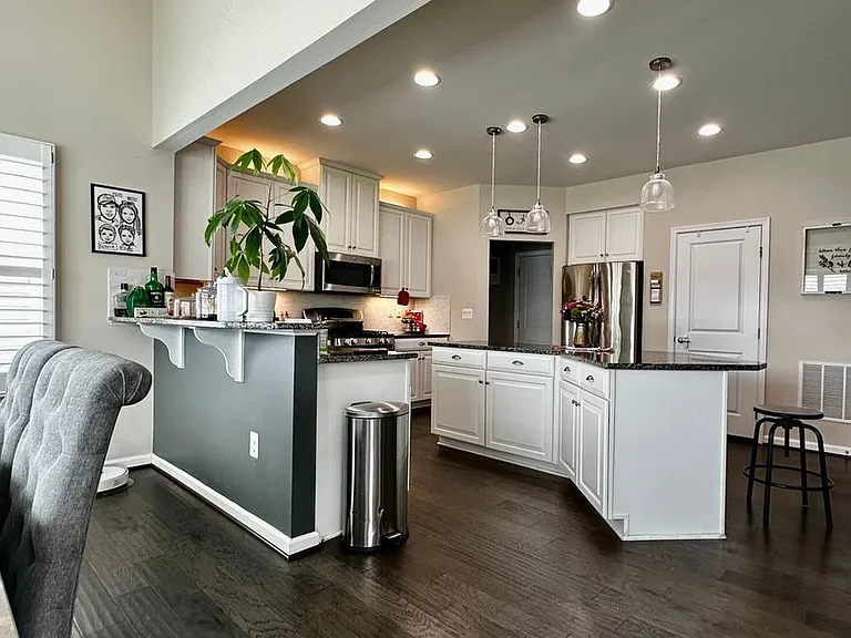 23 Taylors Hill Way — Photo 3