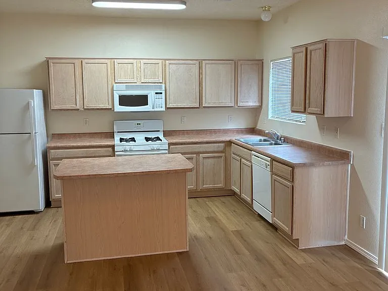 5401 Saturnia Rd NW — Photo 5