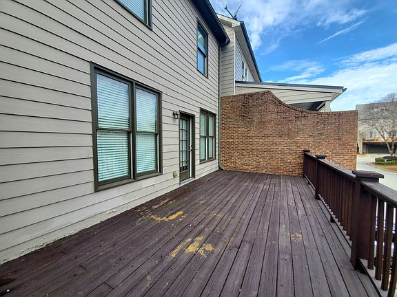 5th image of 3131 Dunton St SE