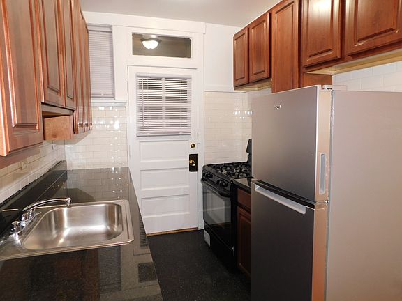5th image of 506 5th St #12