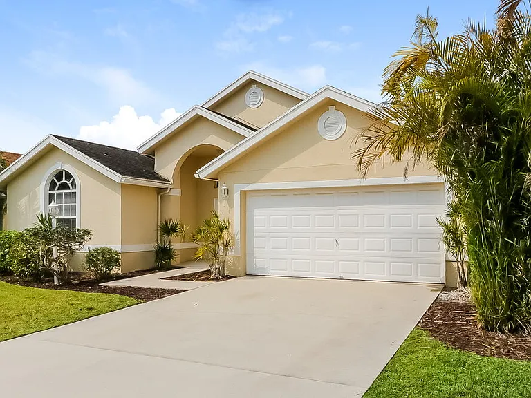 12996 Meadowbreeze Dr — Photo 4