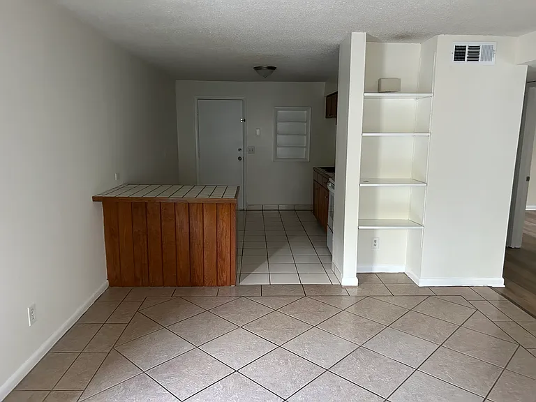 1218 Hickman Rd #13 — Photo 9