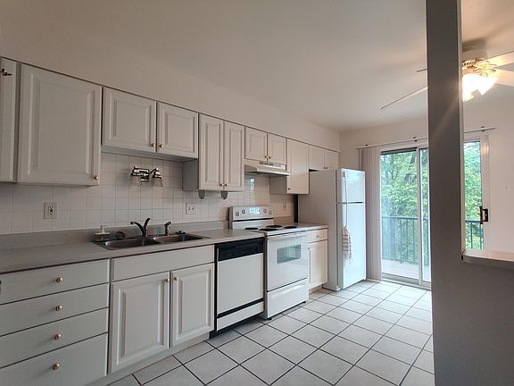 4th image of 10372 Parkman Dr