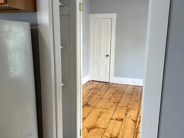 18 Osgood St #3 — Photo 18