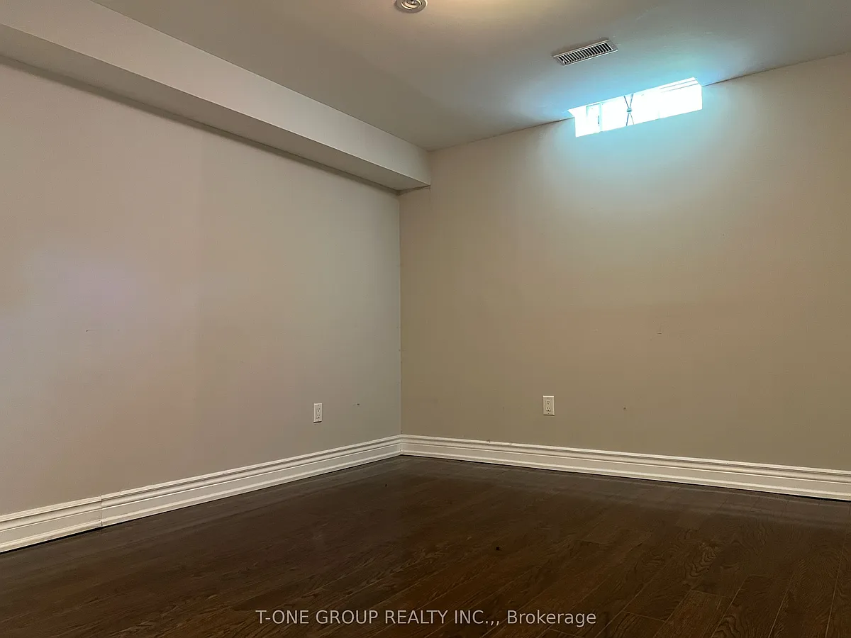 Building Photo - 79 Marydale Ave #BASEMENT
