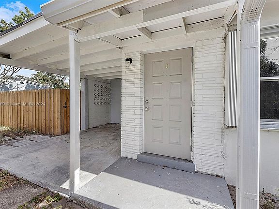 5th image of 3120 NE 12th Ter