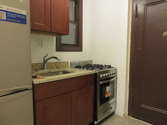 Rented by Robyn Lee, LREB | media 7