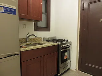 Rented by Robyn Lee, LREB