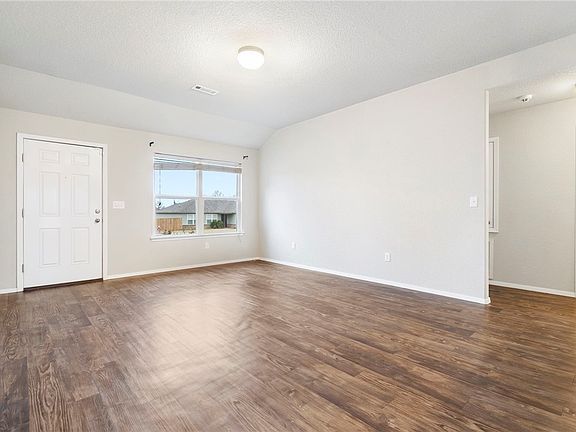 5th image of 820 NW 69th Ave