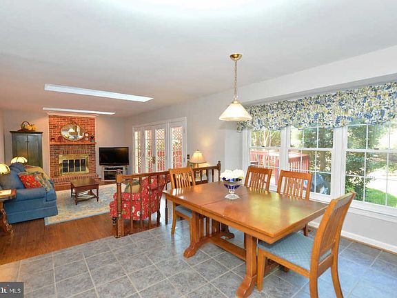 5th image of 15430 Snowhill Ln