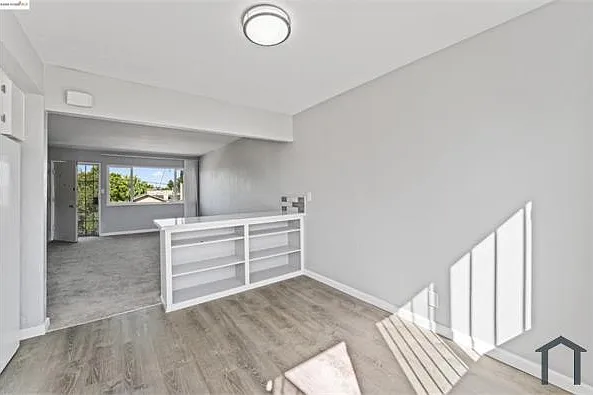 9888 Bancroft Ave #C — Photo 6