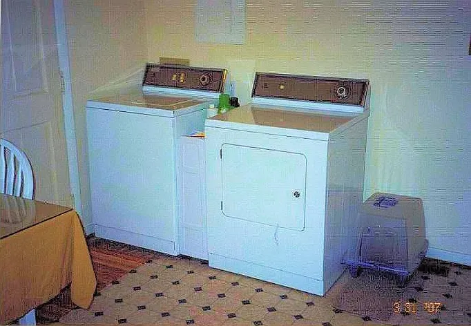 Washer / Dryer Furnished