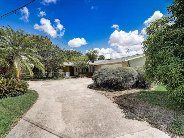 460 Magellan Dr, Sarasota, FL 34243