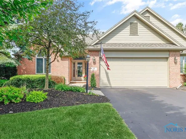 18 Callander Ct, Perrysburg, OH 43551