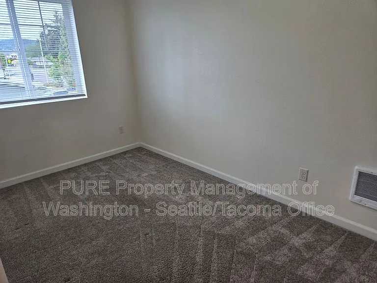 5027 NE 5th Pl — Photo 28
