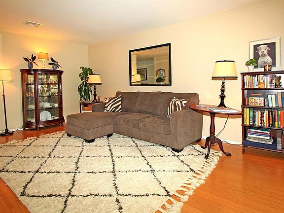 3rd image of 5215 Sepulveda Blvd Unit 17B