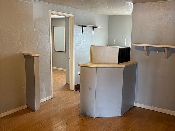 3rd image of 1375 S Broadway St #4