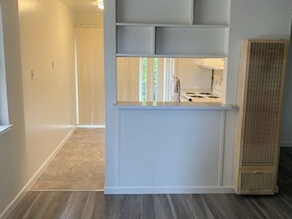 2nd image of 1463 Oak Grove Ave APT 6