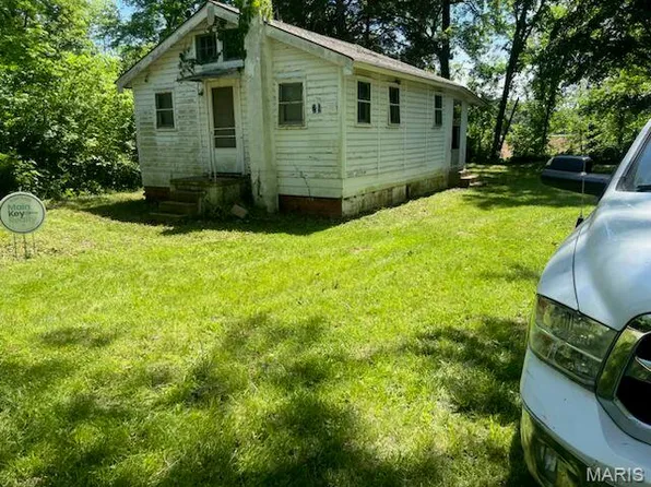 8048 Riverview Dr, Dittmer, MO 63023