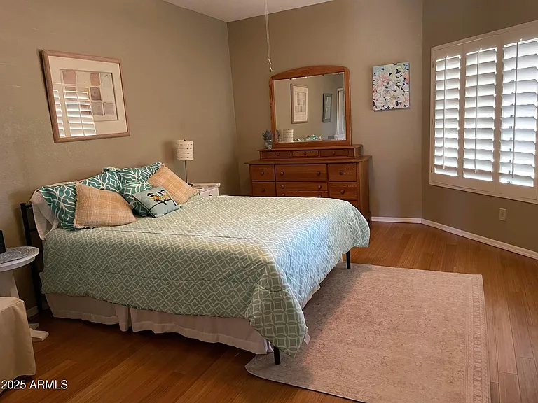 5521 E Paradise Dr — Photo 9