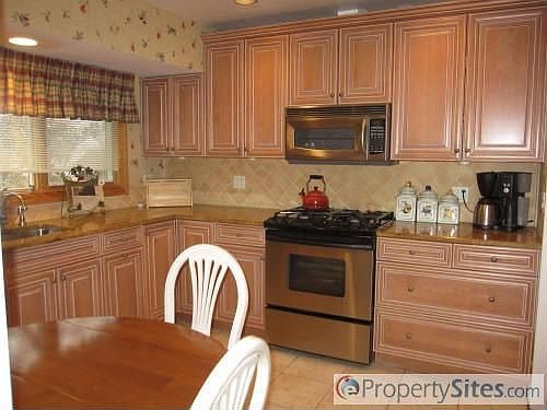 2nd image of 274 Southwood Cir
