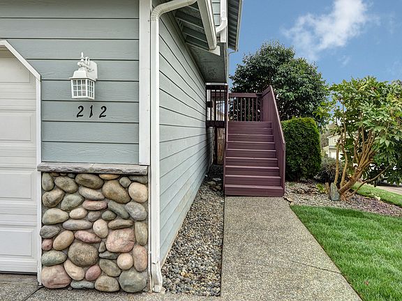 4th image of 212 82nd Dr SE